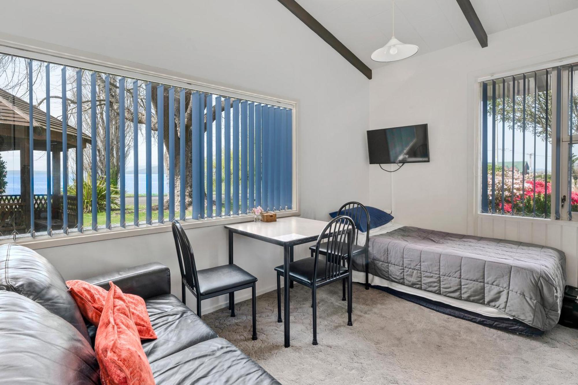 Jack & Di'S Lakefront Motel Rotorua Dış mekan fotoğraf